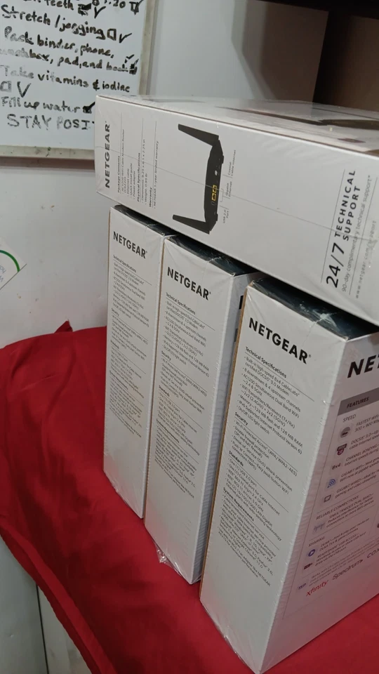 (1) Netgear AC1200 Wifi Cable Modem Router - C6220-100NAS  - Image 3 of 3