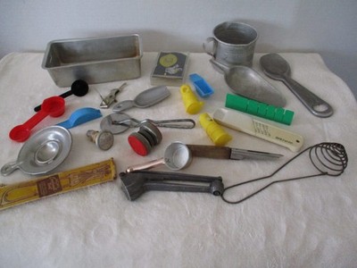 Vintage Kitchen Gadgets & Utensils Lot, Aluminum Cup, Pan, Scoops, Knick Knacks