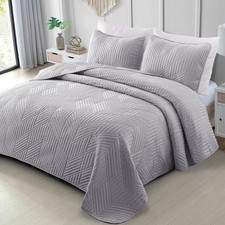Ultrasonic King Quilt Bedding Set, Lightweight Light Grey Bedspreads Soft Modern