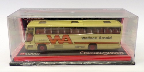 Corgi 1/76 Scale 43801 - Plaxton Excalibur Wallace Arnold Bradford FC Bus