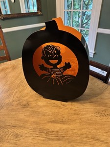 Hallmark Peanuts Linus Luminary Lighted Halloween Lantern Lamp