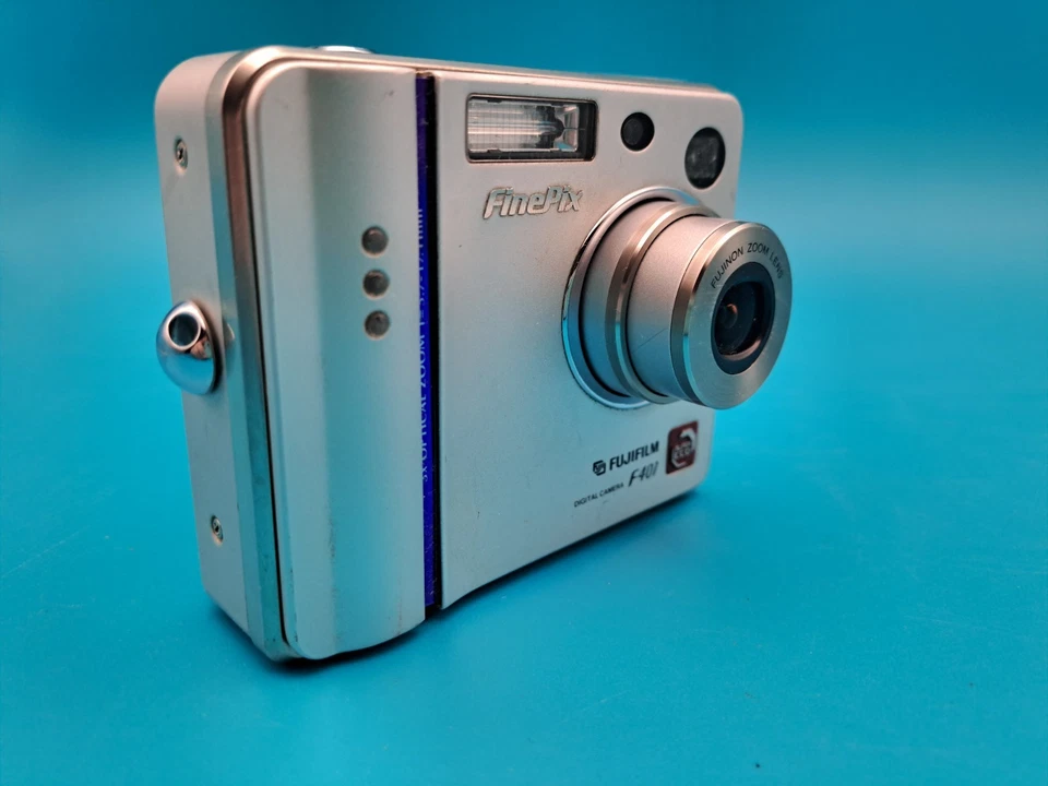 FUJIFILM FINEPIX F401 kompakt Digitalkamera Silber getestet gut - Bild 2 von 4