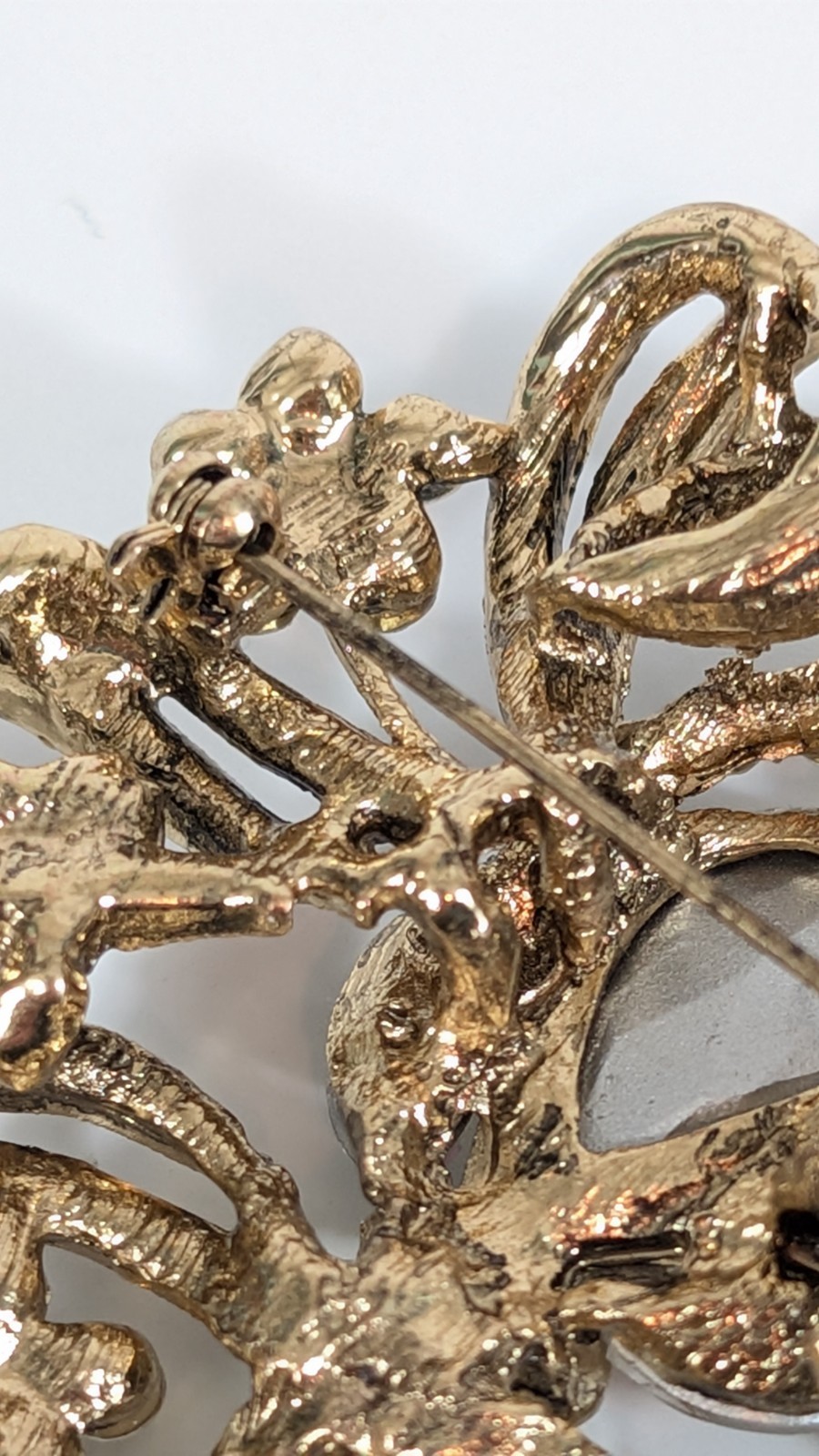 Large Elegant Dangle Rhinestone Brooch - image 7