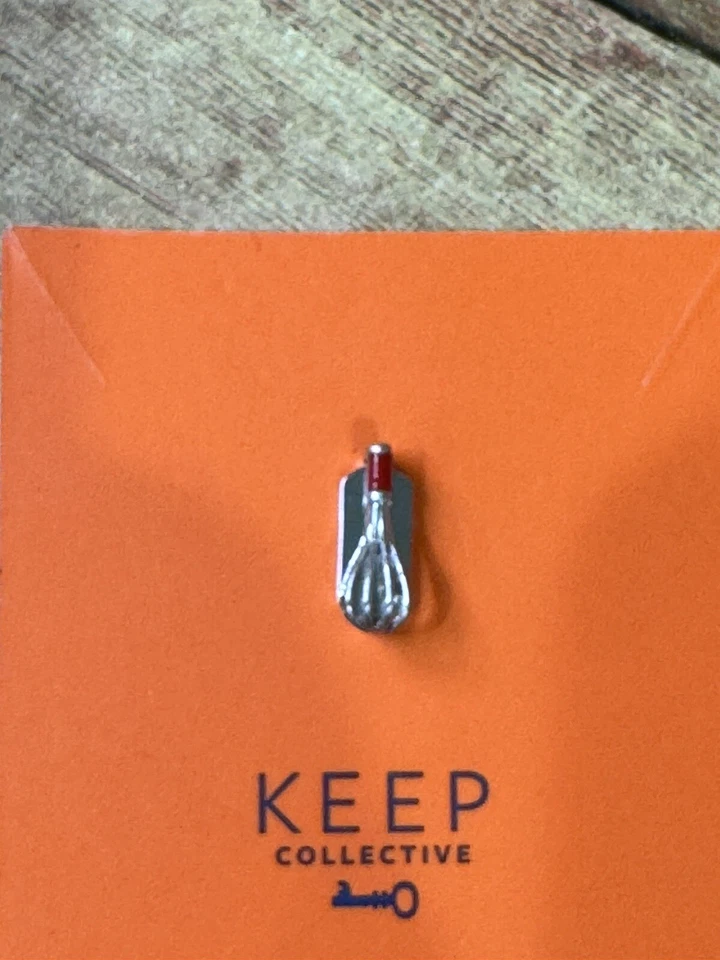 KEEP Collective Batidor para Hornear Tono Plata Dije Cocina Foto 3 de 4