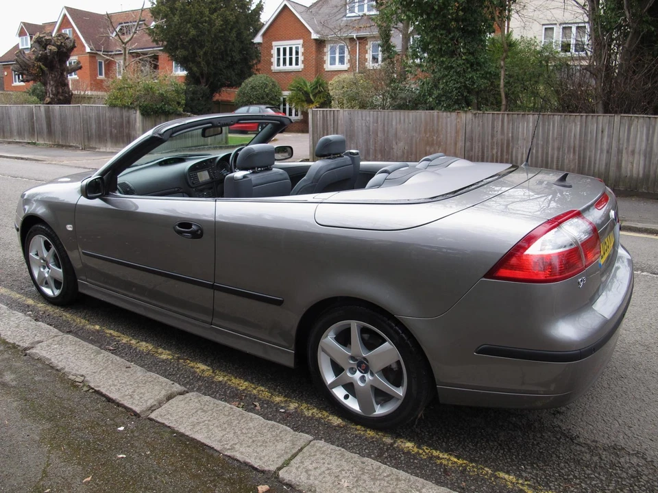 SAAB 9-3 93 2.0t 175bhp VECTOR CONVERTIBLE AUTO PETROL 2004MY 1 OWNER + SAAB - Image 4 of 4