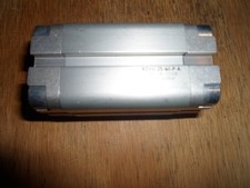 FESTO ADVU-25-40-P-A / 156528 PNEUMATIC CYLINDER (NEW NO BOX)
