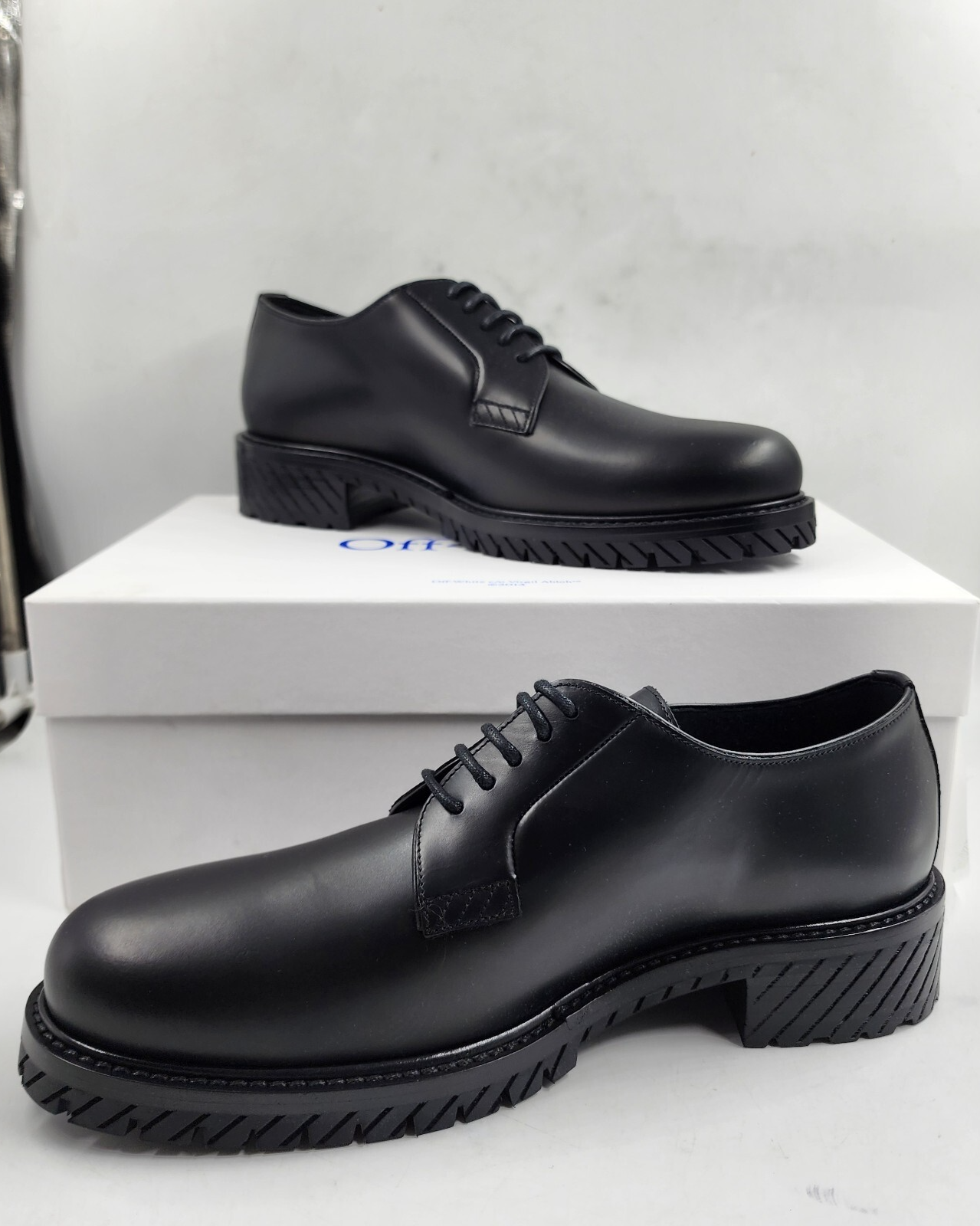 SAOLA Scarpe derby Off White da passeggio uomo 11 nere motivo righe alla suola stringate