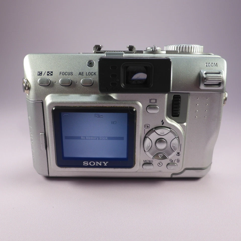 Sony Digital Camera Cybershot DSC-V1 5.0MP Silver Tested - Image 3 of 4