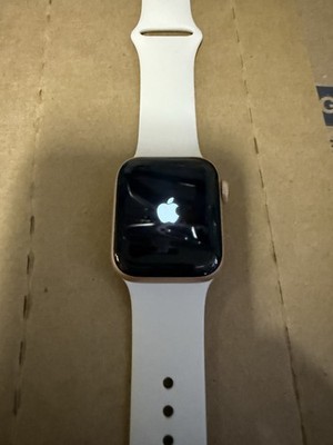 Apple Watch A1977 Series 4 40 mm Rose Gold Case with Sand Sport Band (GPS)