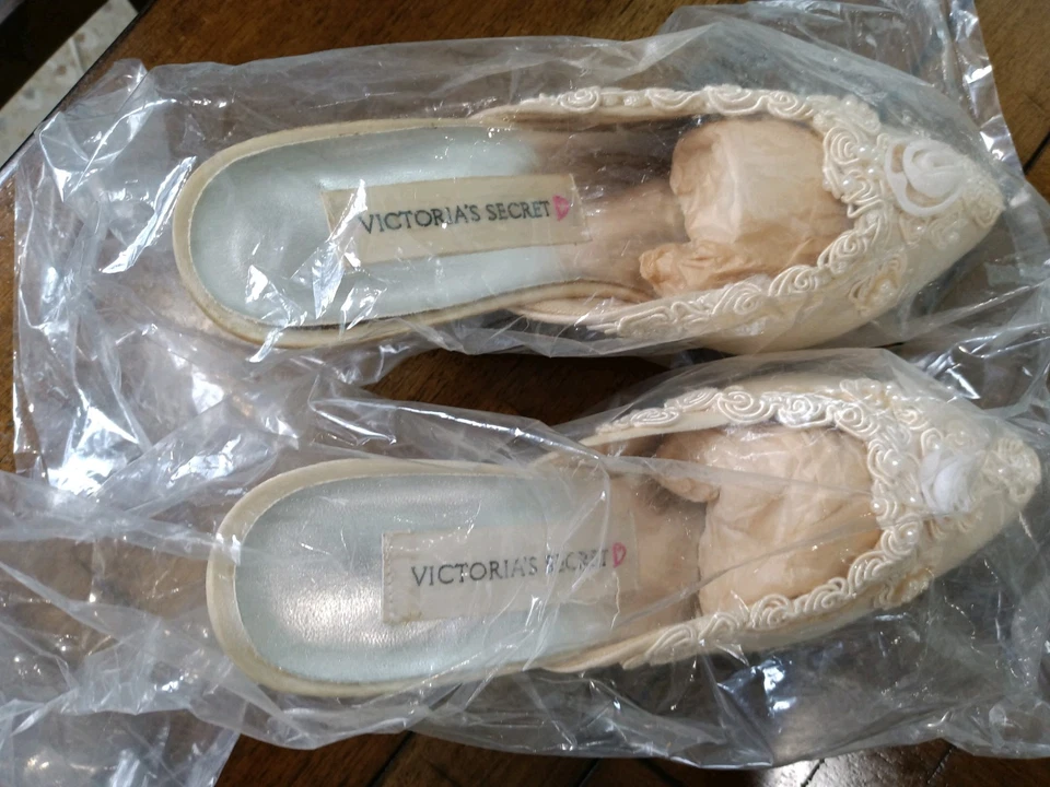 Vintage Victoria Secret Satin Slippers S - Image 2 of 2