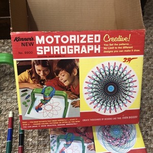 Kenner motorized spirograph (not tested) includes items in photos appears comple