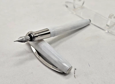 Visconti Venus White Marble Fountain Pen M Nib Chrome Trims. - Image 1 of 4