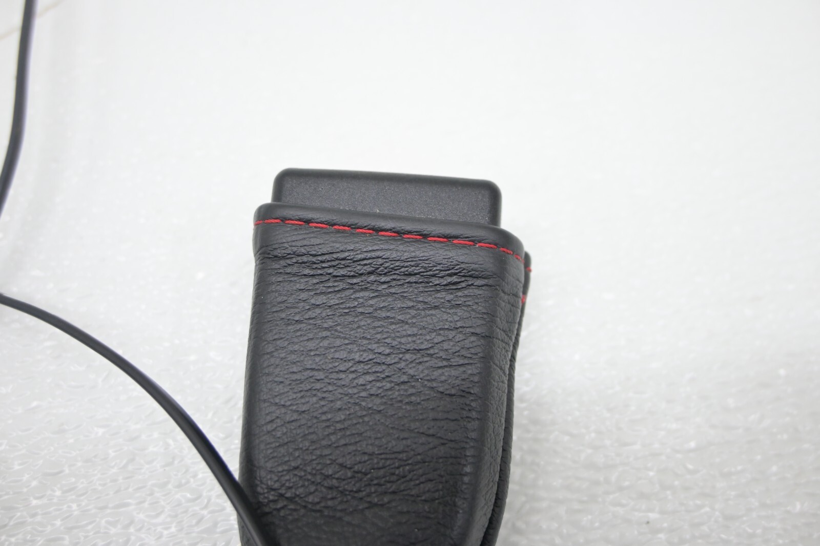 Maserati GranTurismo 2008-2019 FRONT+RIGHT Seat belt buckle
