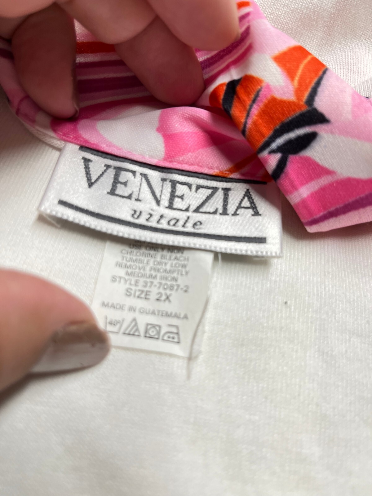 LOT 3313- VENEZIA- Women's White Top with Pink  Collar and Cuffs  - Size 2X