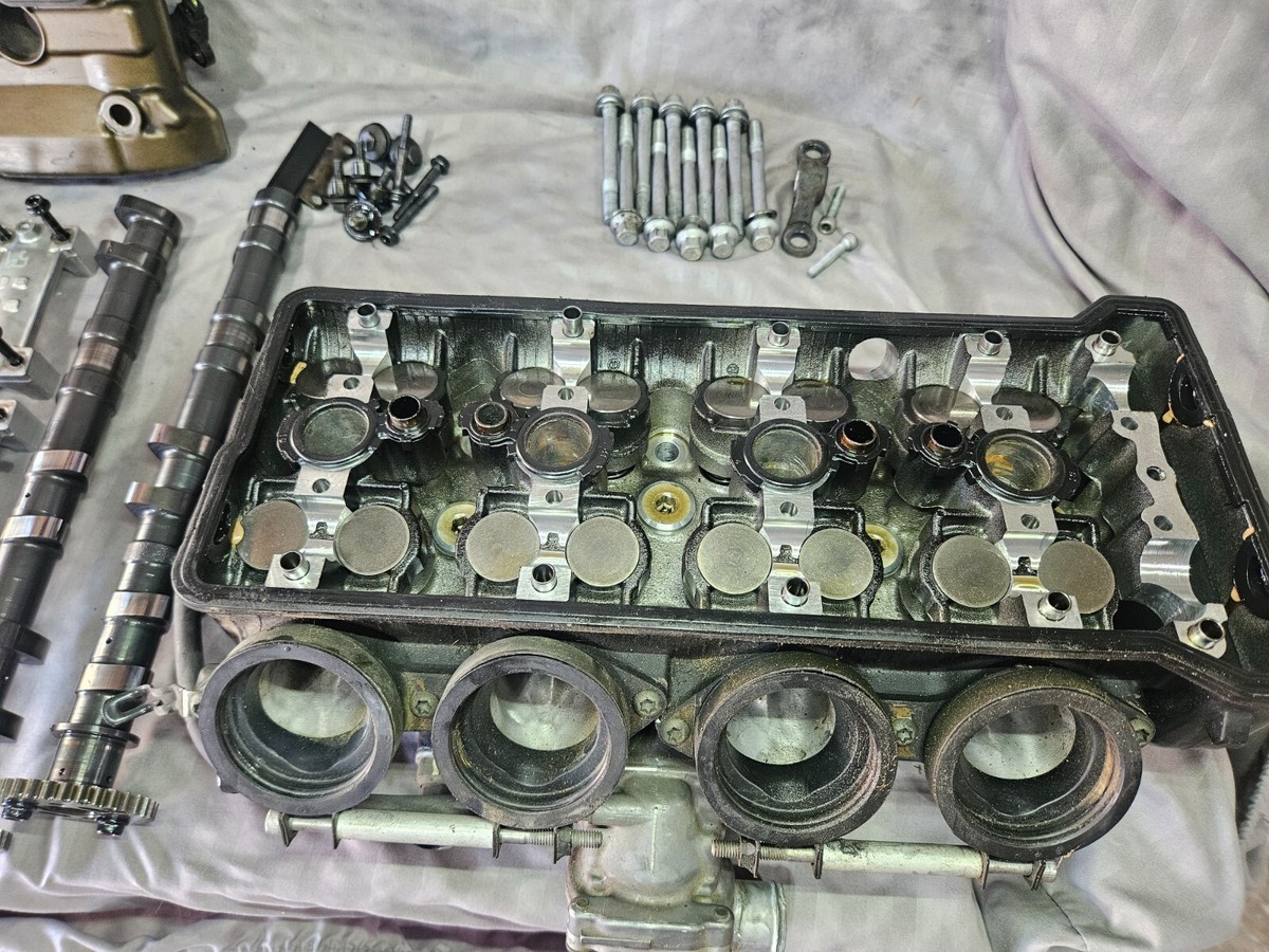 2004 2005 KAWASAKI NINJA ZX10R ENGINE CYLINDER HEAD CAMSHAFT 11008