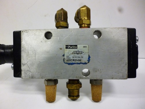 Parker 422CR014W Manual Controlled 3 Position Air Control Valve - Picture 3 of 4