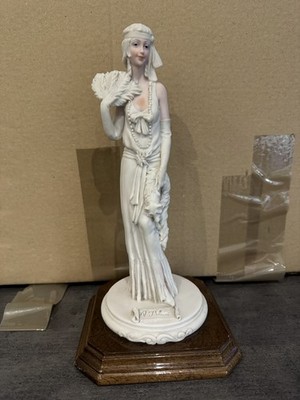 Vintage Arnart Belcari DEAR Studio Figur Dame mit Fächer und Fuchs Stola 1985 sehr guter Zustand