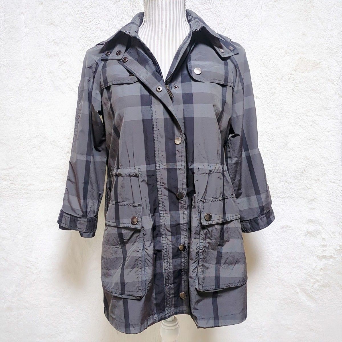 Excellent Condition  Raincoat Light Outer Nova Ch… - image 1