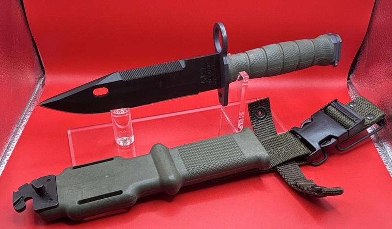 Ontario Knife Company M9 Combat Bayonet Black Clip Point Steel w/ Sheath 1986