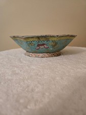 Antique Late 19th Century Qing Dynasty Chinese Famille Rose Porcelain Bowl