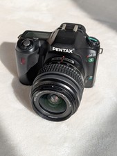 Pentax istD S Digital SLR Camera w Pentax Lens 18-55mm