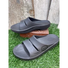 OOFOS OOahh Slide Matte Black Logo Women's 9 Recovery Sandals
