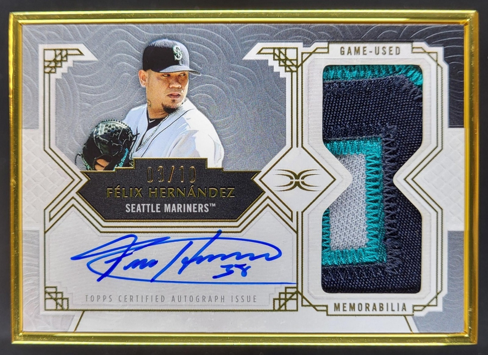 2025 Topps Definitive Collection Felix Hernandez Framed Auto Patch Black /10 RM5