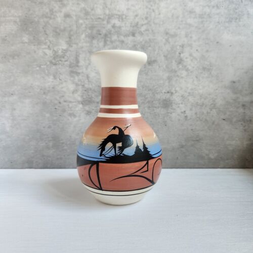 Vaso artigianale in ceramica indiana incisa Navajo, firmato dall'artista - Foto 2 di 12