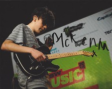 DECLAN MCKENNA BRITISH SINGER SIGNED AUTHENTIC 8X10 PHOTO E COA BRAZIL ISOMBARD