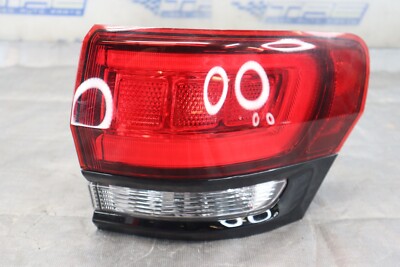 2018 JEEP TRACKHAWK SRT HELLCAT 6.2L OEM RH PASSENGER REAR TAIL LIGHT #1556