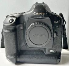 WORKING CANON EOS-1 D Mark II Digital DSLR 8.2MP CAMERA Shutter Count=55k TESTED