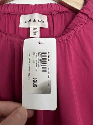 Cloth & Stone Lux Satin Banded Blouse Pink Size XS NWT Evereve - Picture 7 of 9