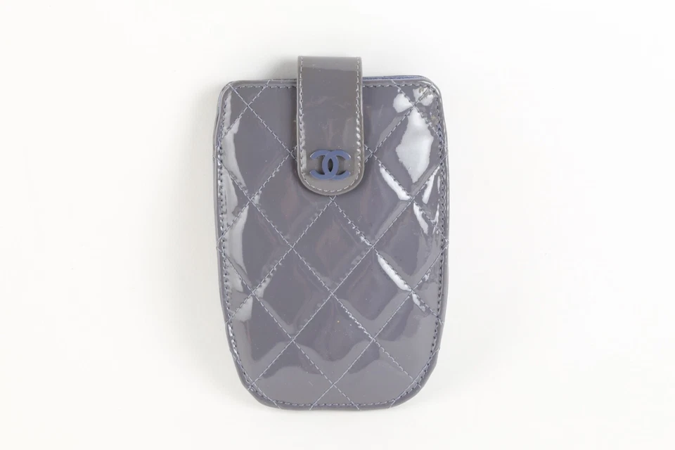 Estuche para tarjetas Chanel púrpura claro acolchado charol Foto 2 de 4