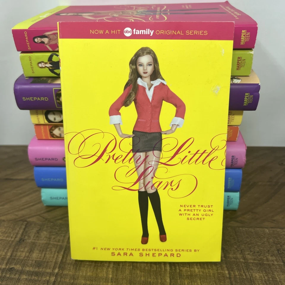 Pretty Little Liars Books 1 3 4 6 7 8 12 13 14 Sara Shepard Mystery Thriller TV Foto 2 de 4