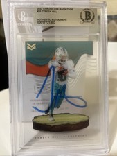 2022 Panini Chronicles - Magnitude Tyreek Hill #MAG-20 AUTO