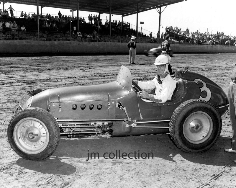 RARE PHOTO OF RACING STAR PAT O'CONNOR IN SPRINT CAR 1953!