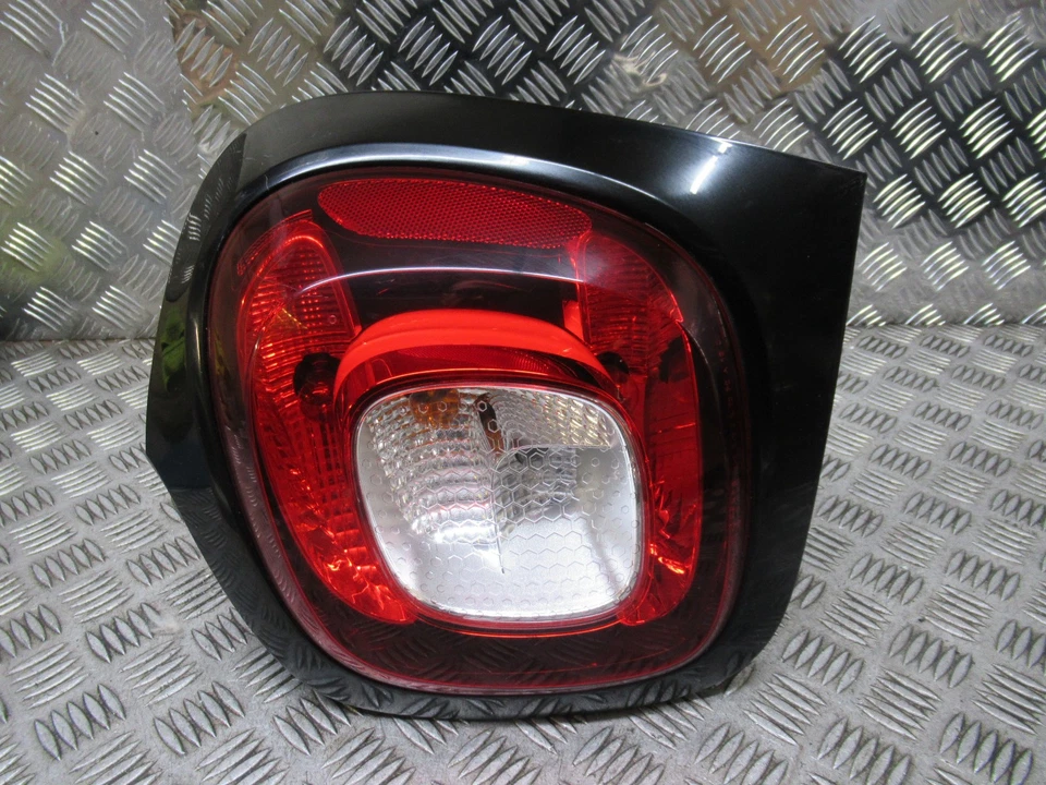 Luz trasera derecha Smart Forfour Prime 453 2018 0,9 gasolina MK2 REF4413 Foto 2 de 4