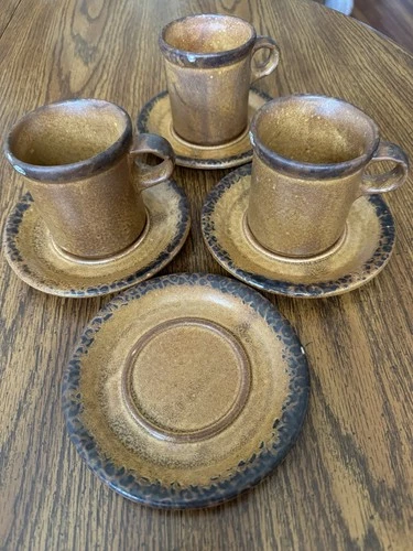 Vintage USA McCoy Pottery CANYON MESA 3 Cups & 4 Saucer Flair Edge