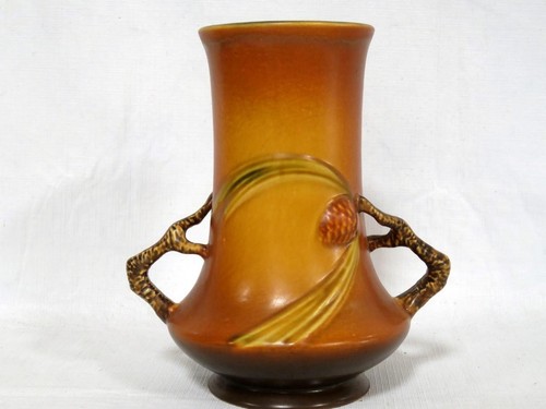 Roseville Pottery Pinecone Handled Vase 8" tall - Afbeelding 2 van 11