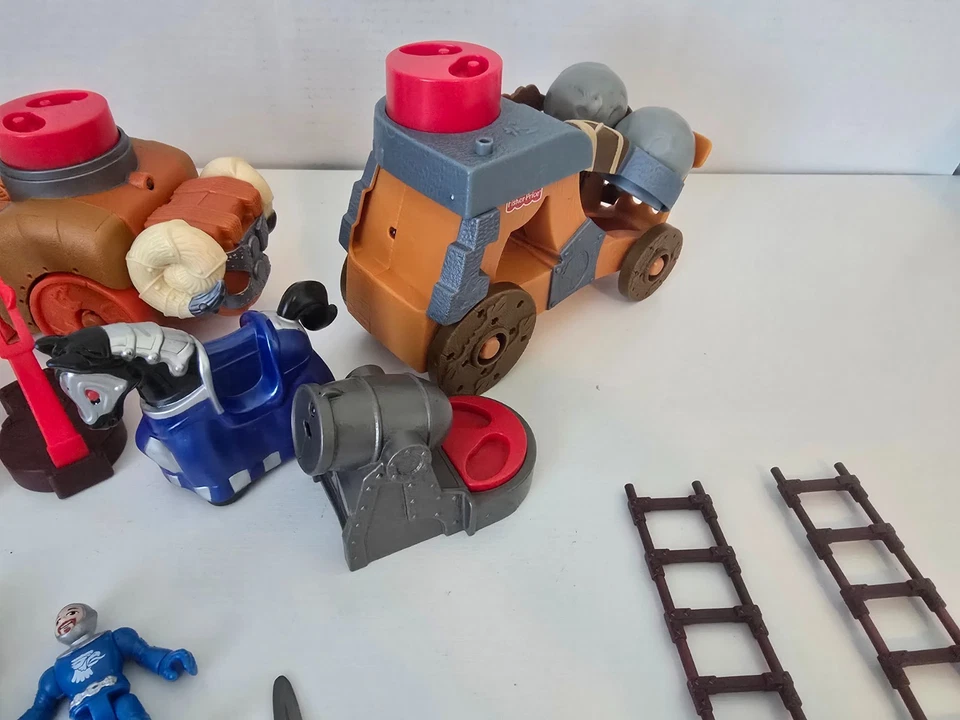 LOTE DE ACCESORIOS DE JUGUETE CASTILLO GARRA ÁGUILA PRECIO PESCADOR IMAGINEXT Foto 4 de 4