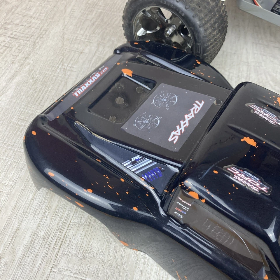 Traxxas Rustler Vxl 2wd Roller Slider Chassis 1/10 Rc Truck Parts/project - Image 4 of 4