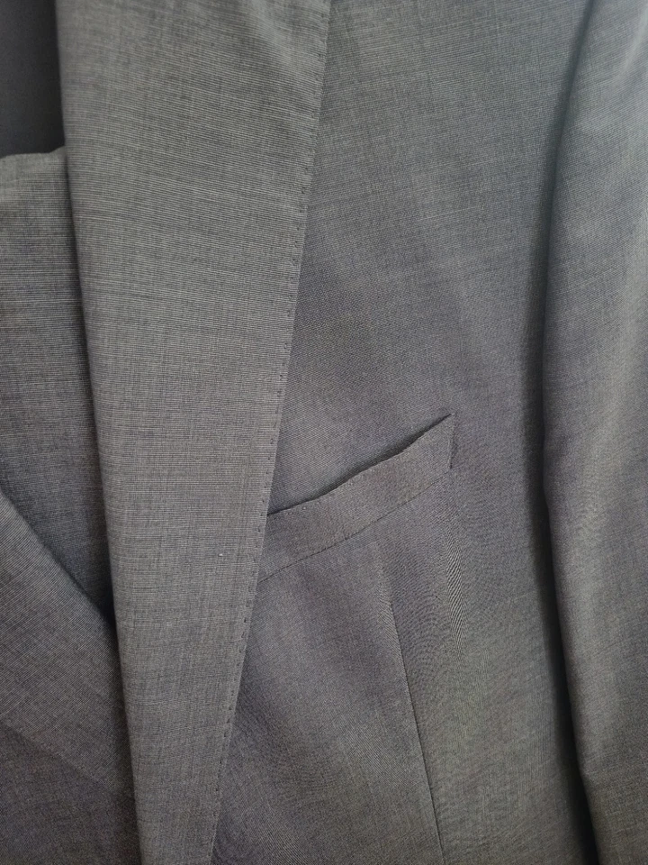 NWT Men's HUGO BOSS Designer Queen Sharp Suit Size 44R Navy Cotton Silk - Image 4 of 4