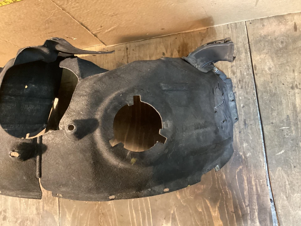 Mini Cooper Paceman 2013-2016 revestimiento de rueda delantera derecha protector contra salpicaduras OEM. Foto 3 de 4