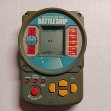 BATTLESHIP Handheld Electronic Game 1995 Milton-Bradley