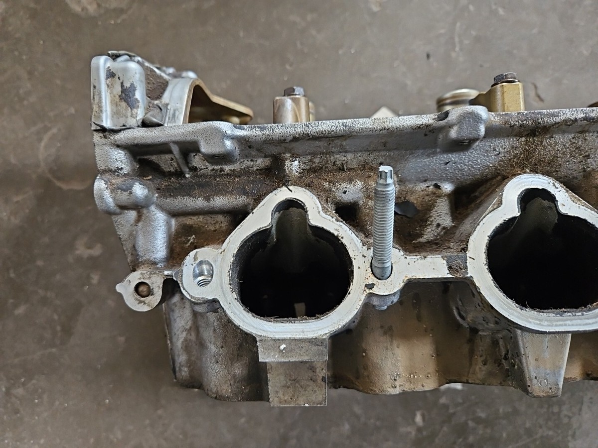 たあち 07-08 Infiniti G35 Nissan 350Z VQ35HR Right Cylinder Head