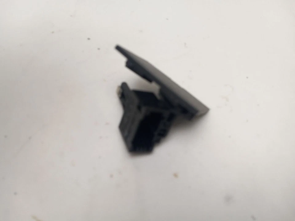 INTERFACE DE DIAGNÓSTICO SOB PAINEL SENSOR MAIORIA PLUGS serve para BMW 535 XI 2010 - Imagem 3 de 4