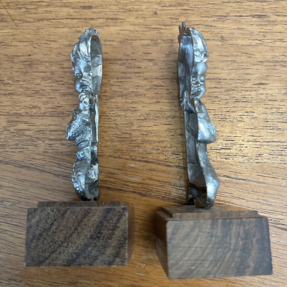 イタリア PELTROのピュター製バレリーナ像です。 木製ベース Vintage Peltro pewter Mini figurine Boy And Girl Praying On Wood