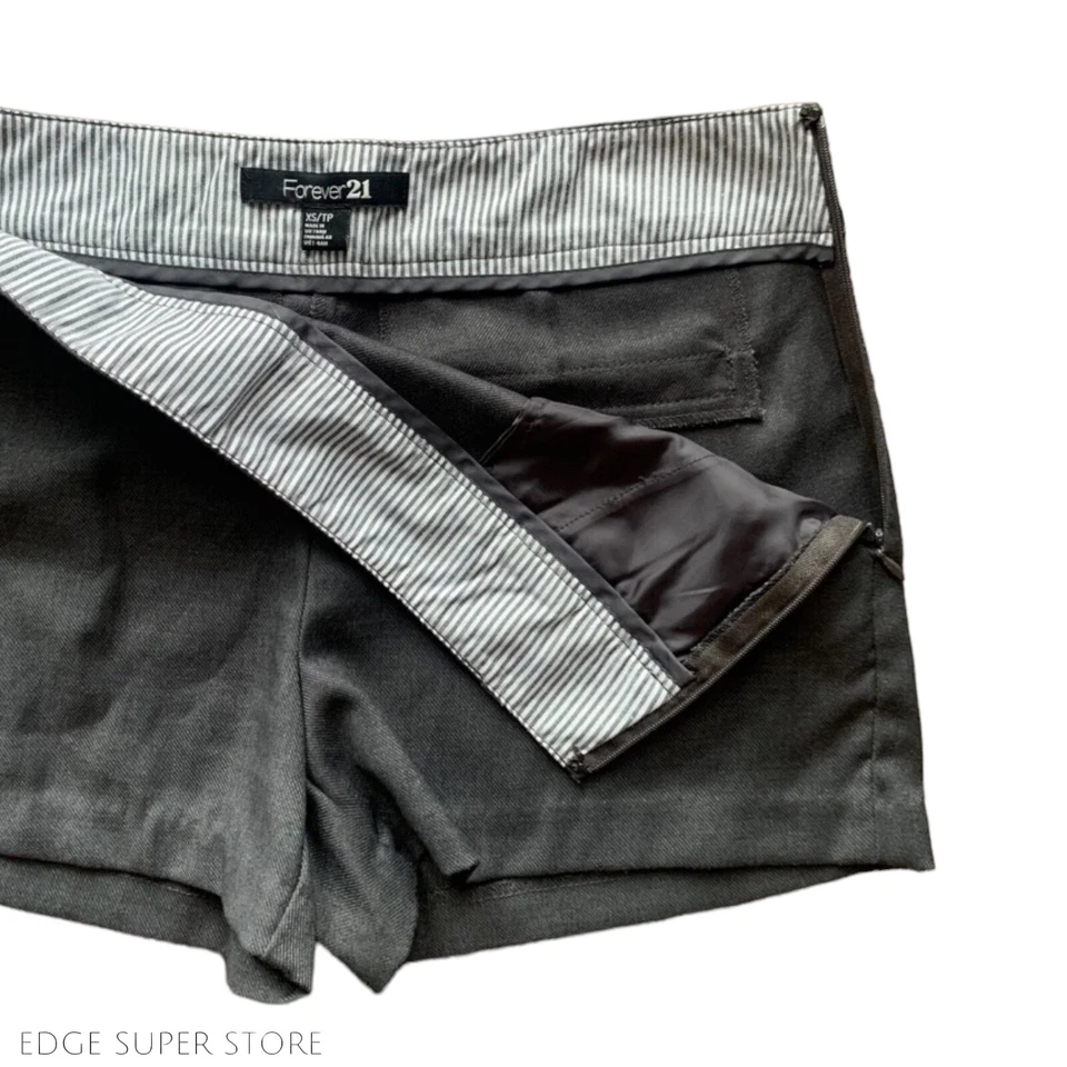 Bermuda chino Forever 21 cinza escuro com zíper elástico mini bolso casual tamanho XSmall - Imagem 4 de 4