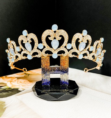 Sapphire Rhinestone Tiara. Girl's Gold tiara, Heart shape tiara, Princess tiara - Picture 4 of 8