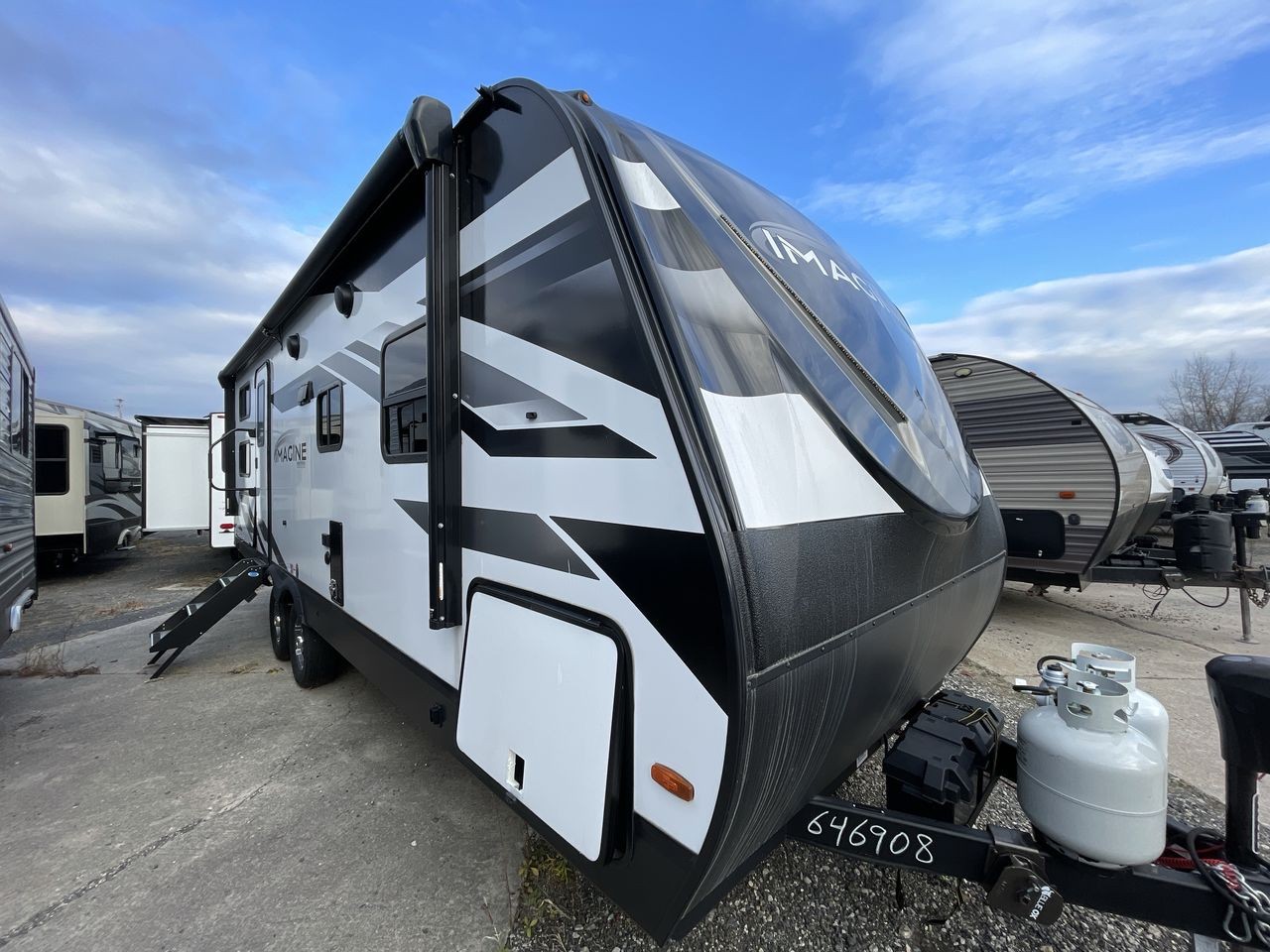 2023 Grand Design Imagine 2400BH